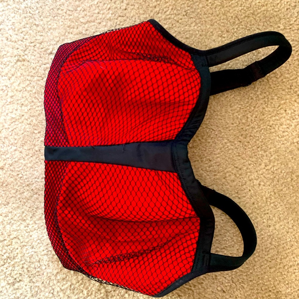 Le mystere wired sports bra size 34g
